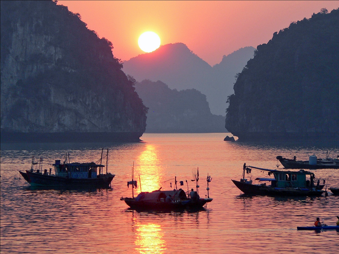 Impressive sunrise on Halong Bay