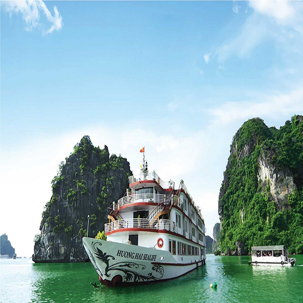 The overview of Huong Hai Sealife cruise with modern and young design style
