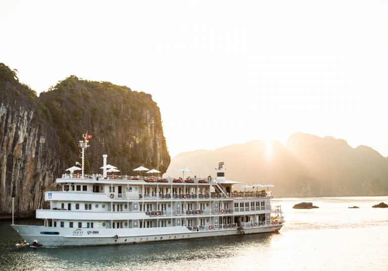 Top 5 best Lan Ha Bay cruises in 2020 - Halong Junk Cruise