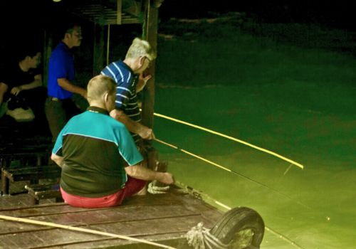 Tips to enjoy squid fishing in Halong Bay: a fun activity not to miss