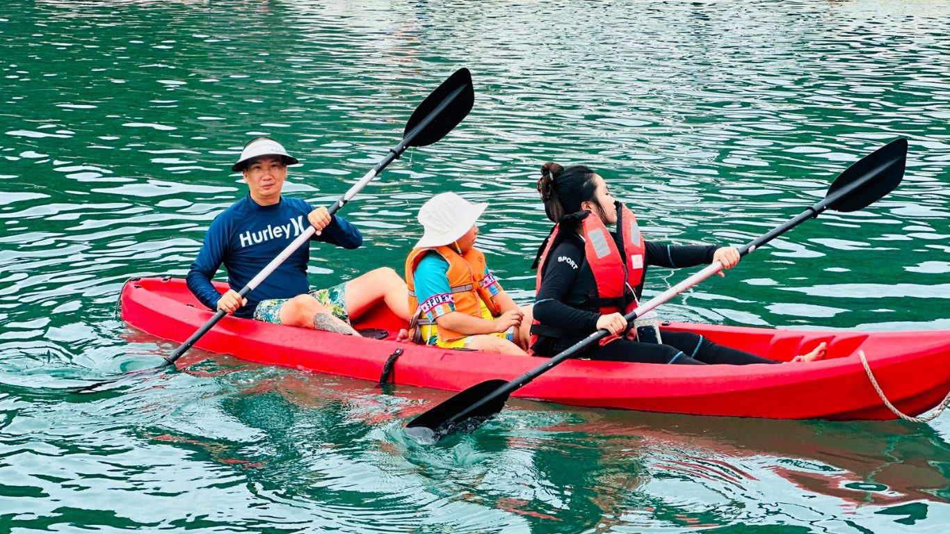 Kayaking in Halong Bay