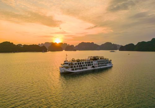 How to choose the best Halong Bay overnight cruise?