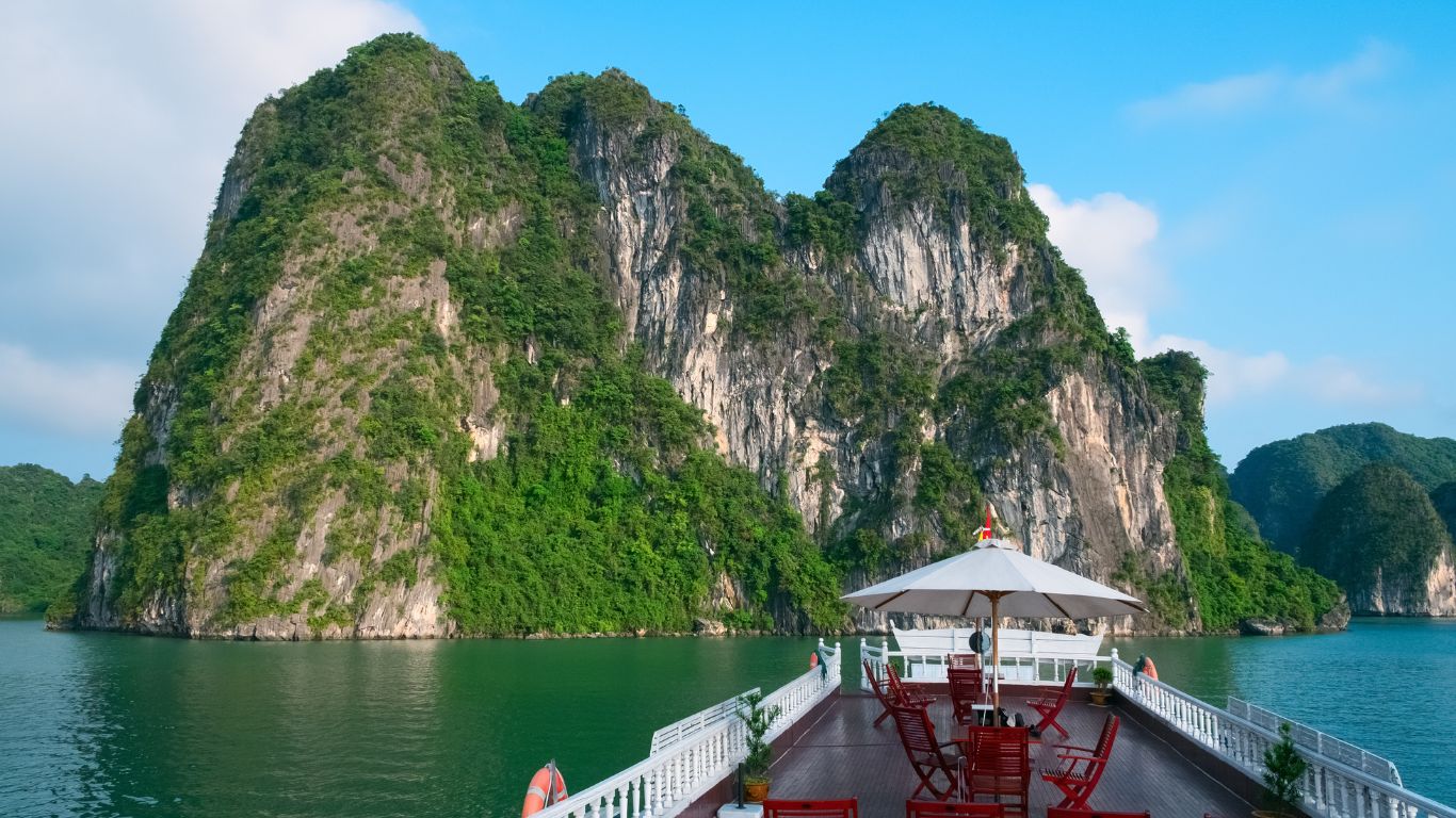 Halong Bay crusise in October